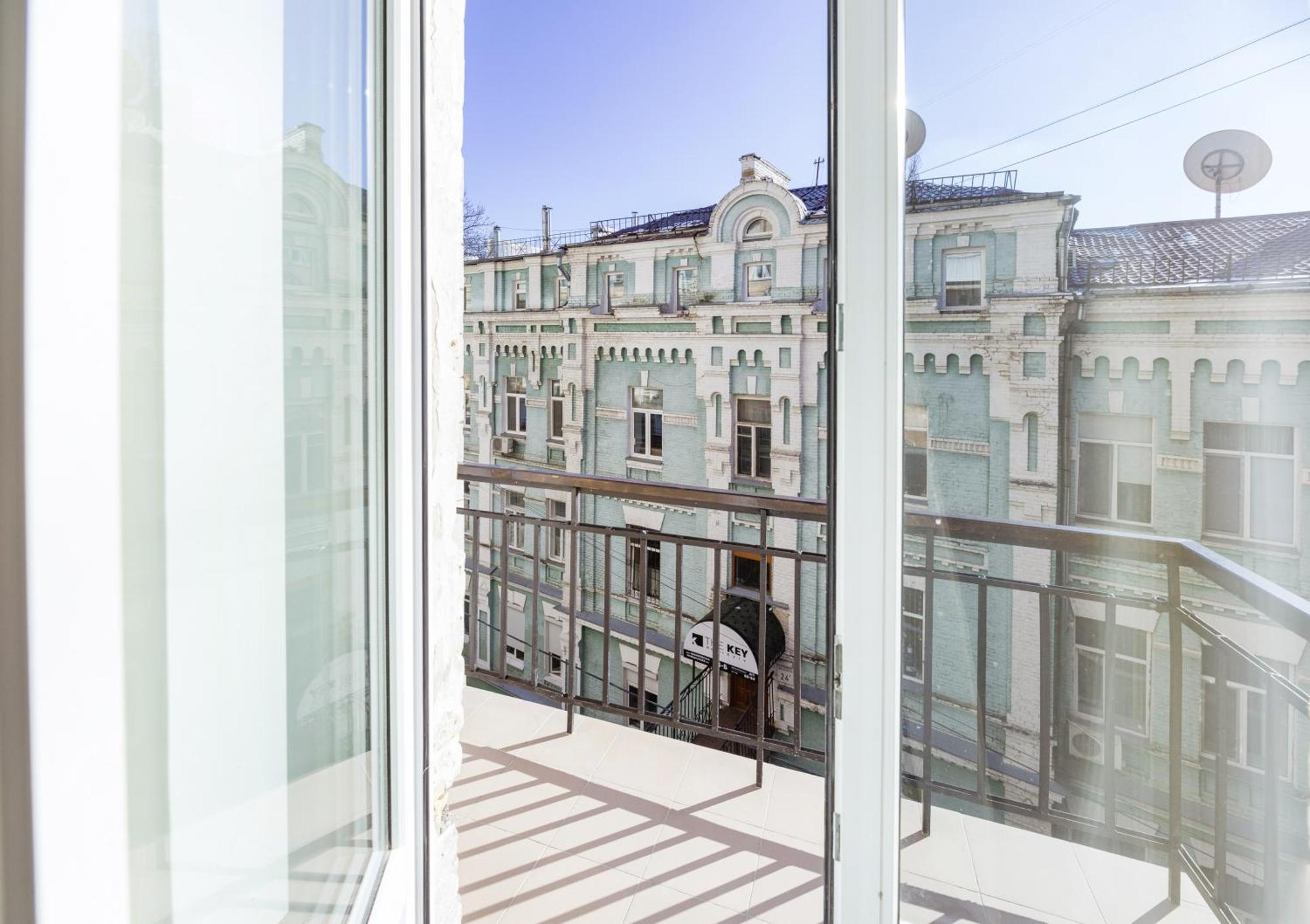 Apart Hotel Maidan Kiew Exterior foto